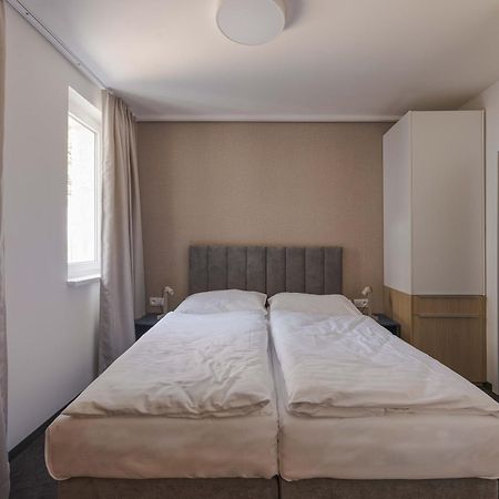 Hotel Taxis Bratislava - New Rooms Exterior photo