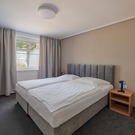 Hotel Taxis Bratislava - New Rooms Exterior photo