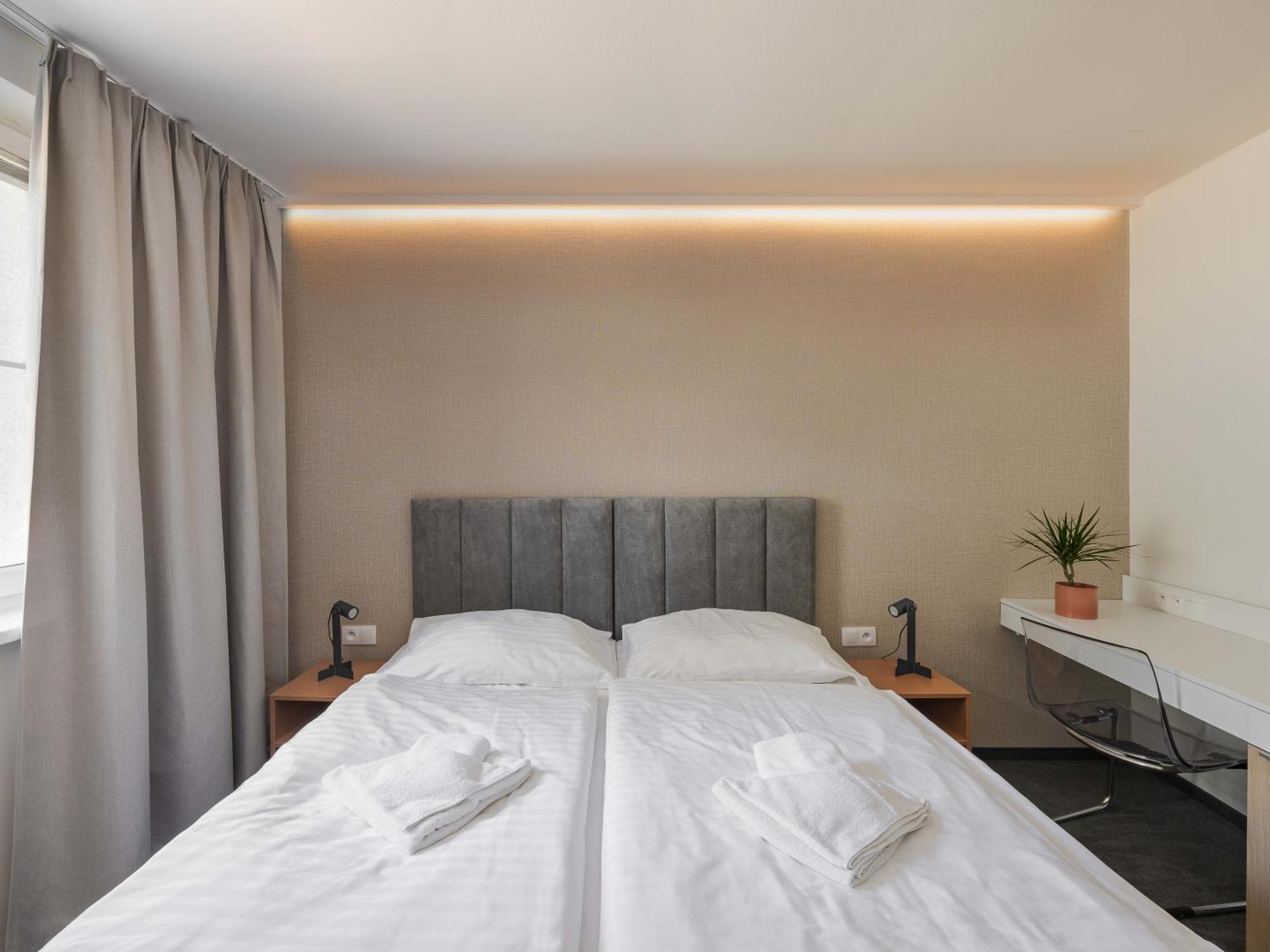 Hotel Taxis Bratislava - New Rooms Exterior photo